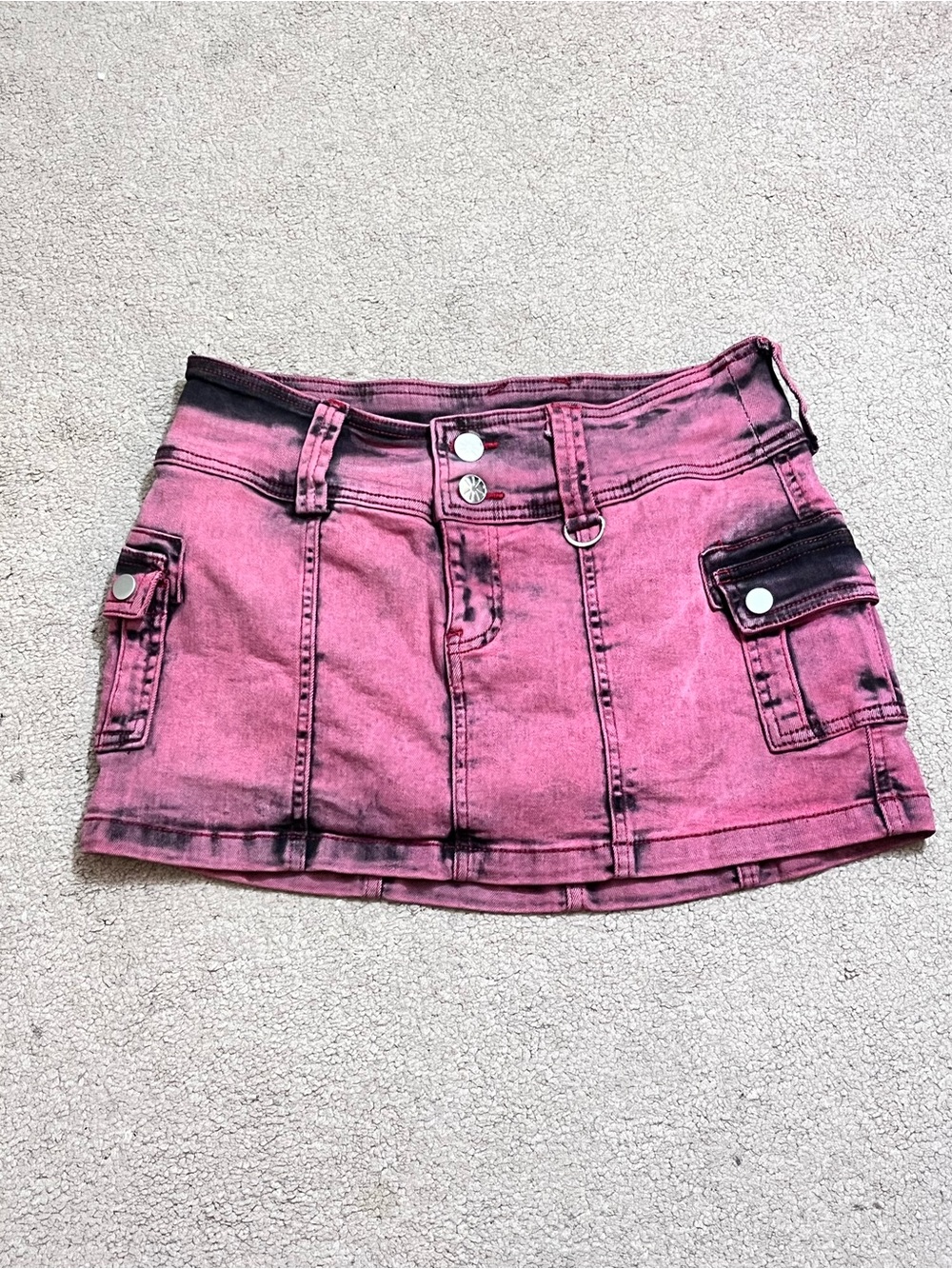 dELiA*s Medium Mini Low Rise Burgundy Black Acid Wash Cargo Skort Y2K